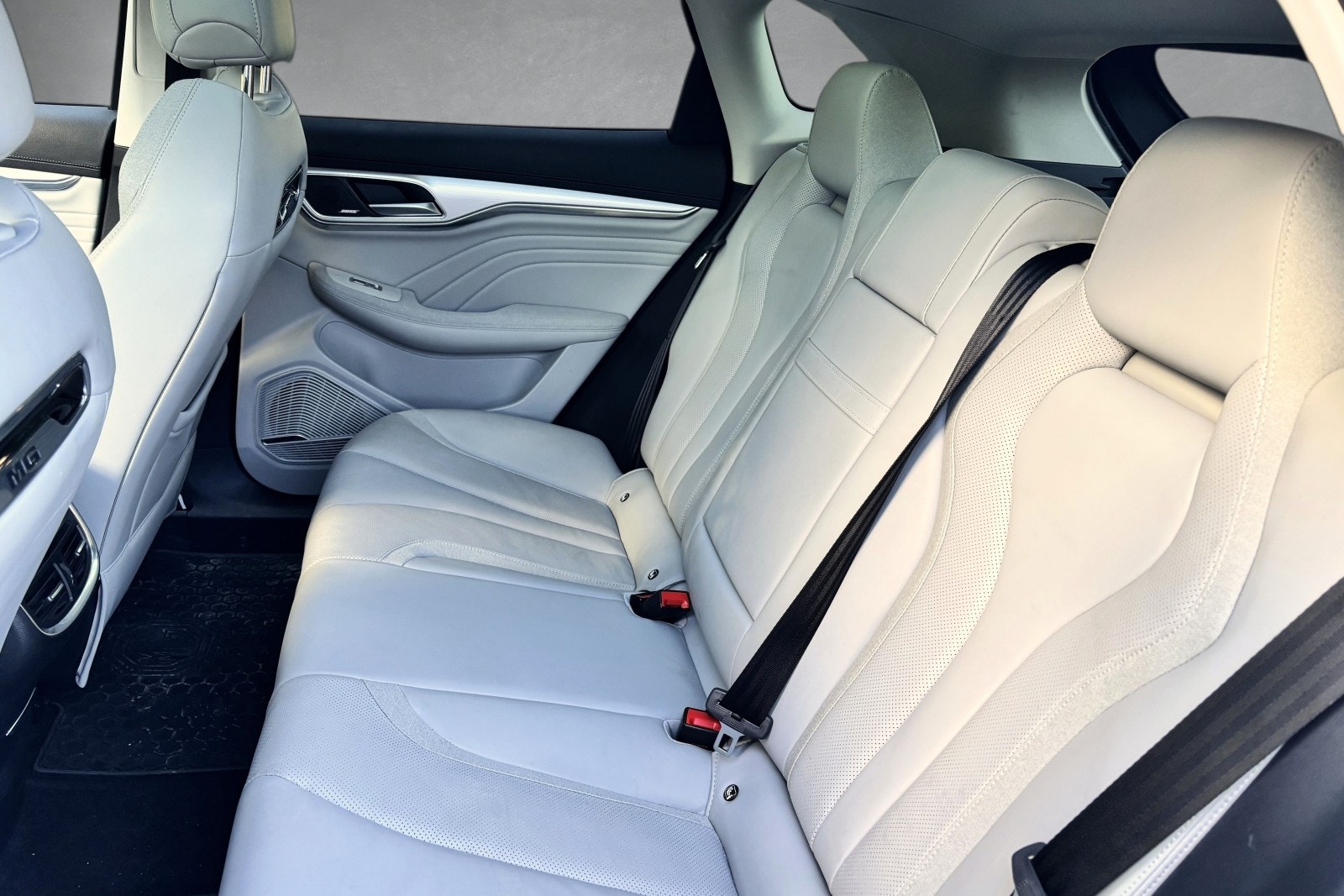 MG Marvel R Performance Automatisk, 288hk, 2022