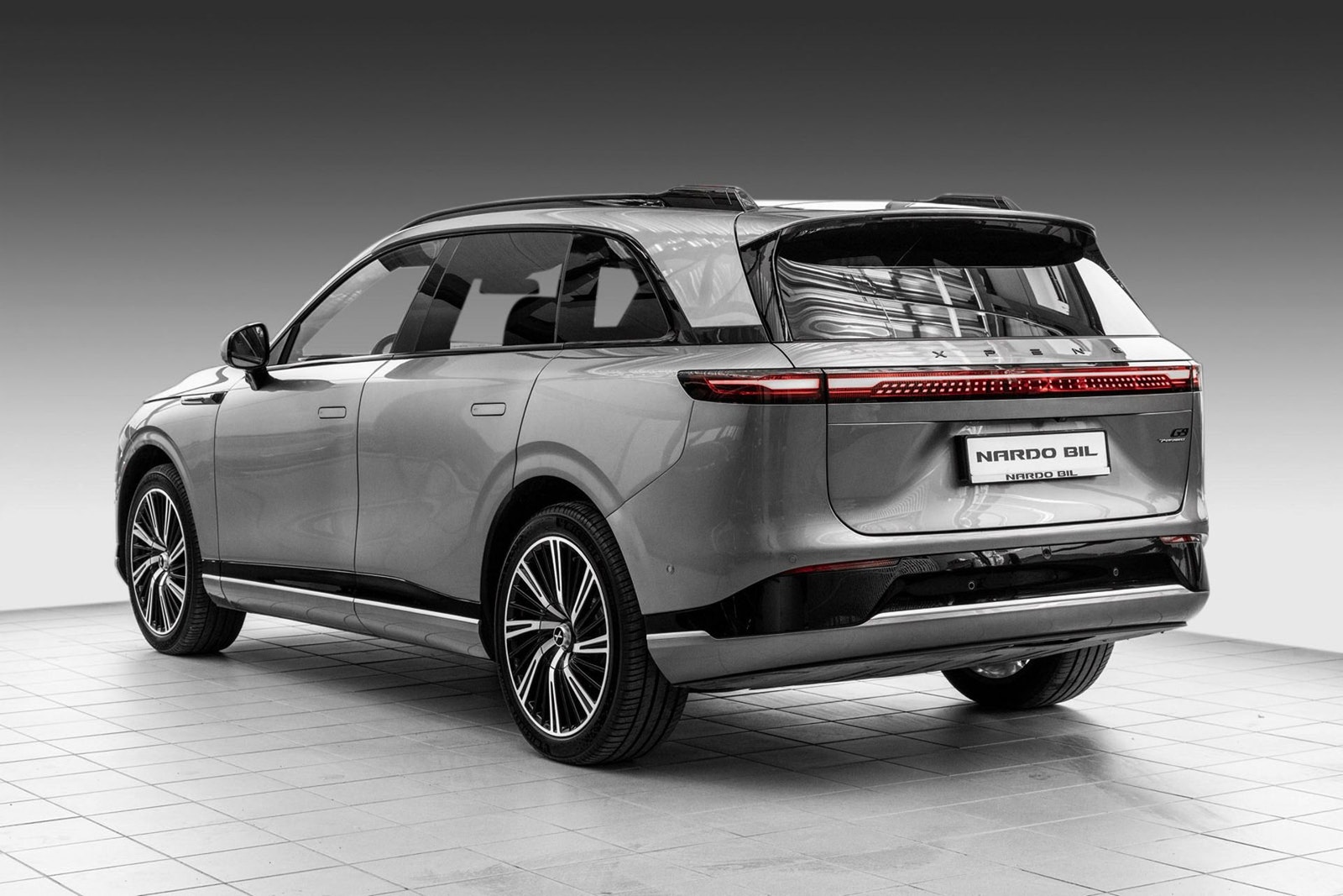 XPENG G9 Performance, 575ps, 2025
