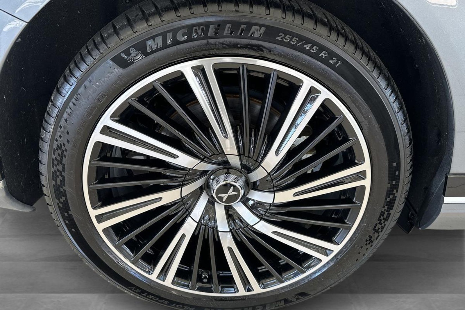 XPENG G9 Performance, 575hp, 2025