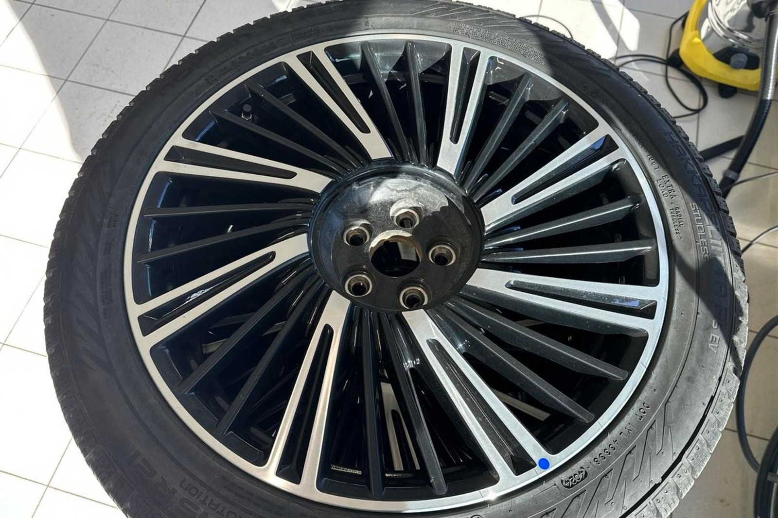 XPENG G9 Performance, 575hp, 2025
