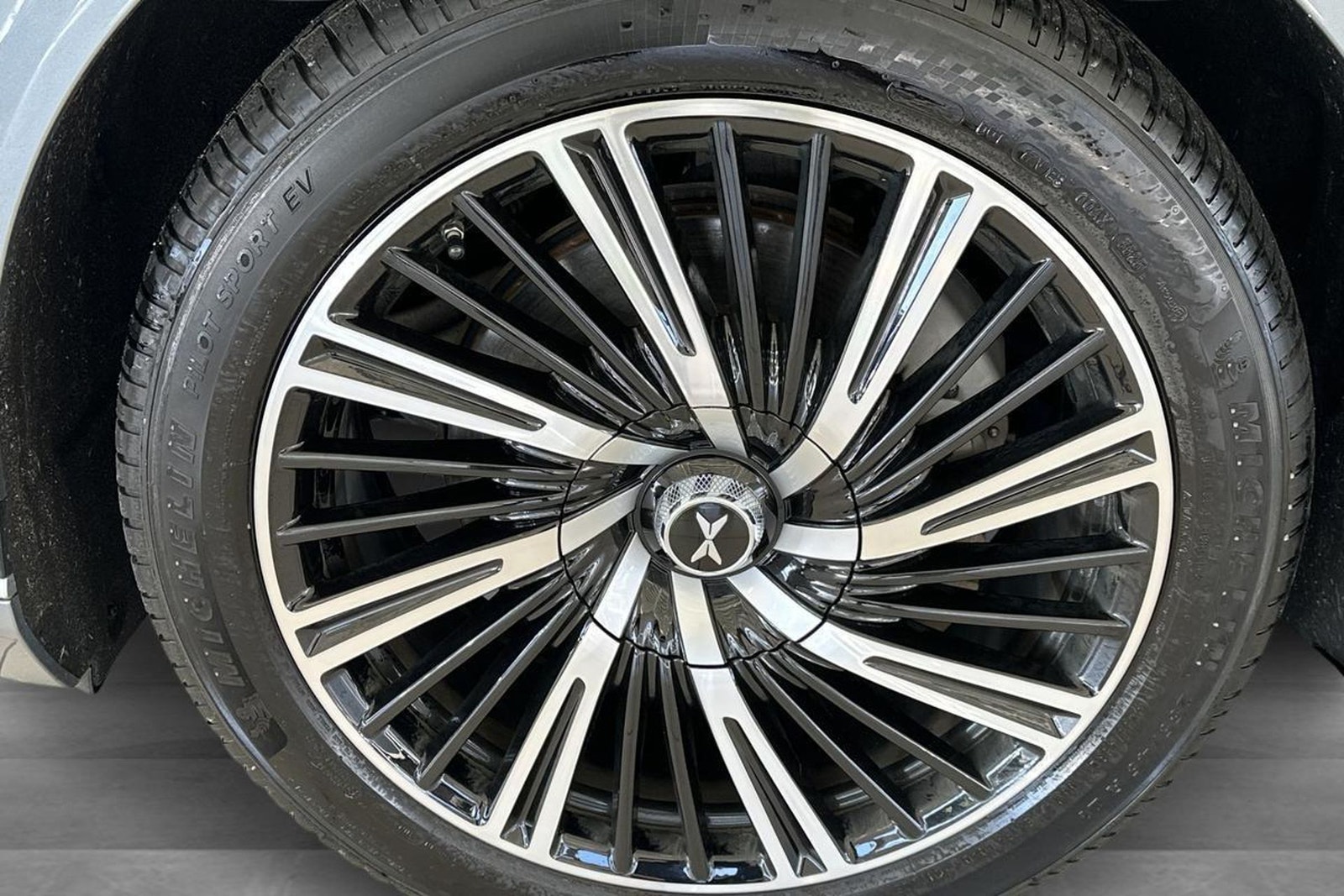 XPENG G9 Performance, 575hp, 2025
