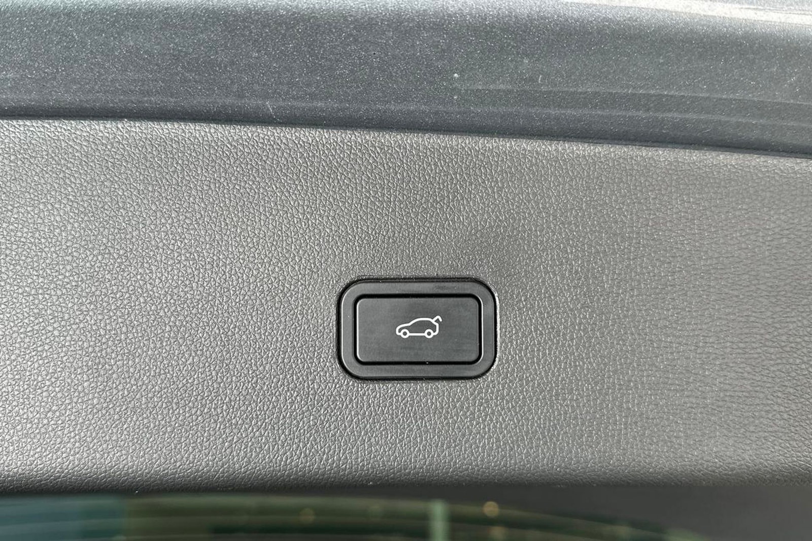XPENG G9 Performance, 575hp, 2025