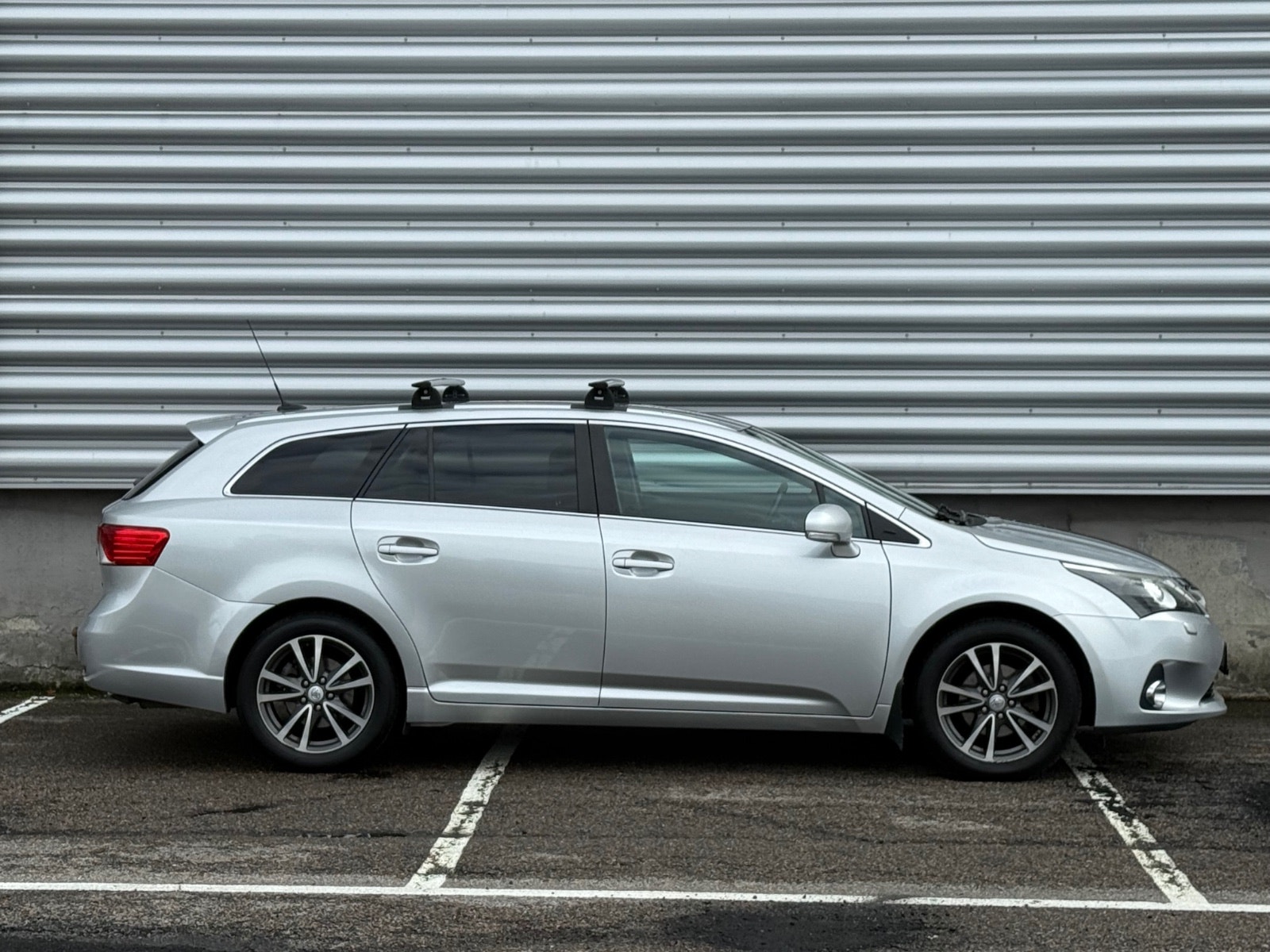 Toyota Avensis Combi 1.8 Valvematic Multidrive S, 147hp, 2013