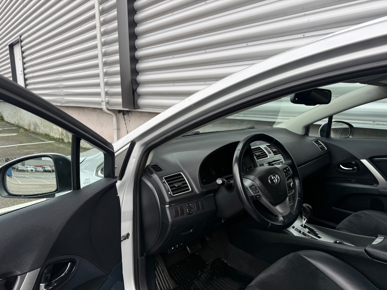 Toyota Avensis Combi 1.8 Valvematic Multidrive S, 147hp, 2013