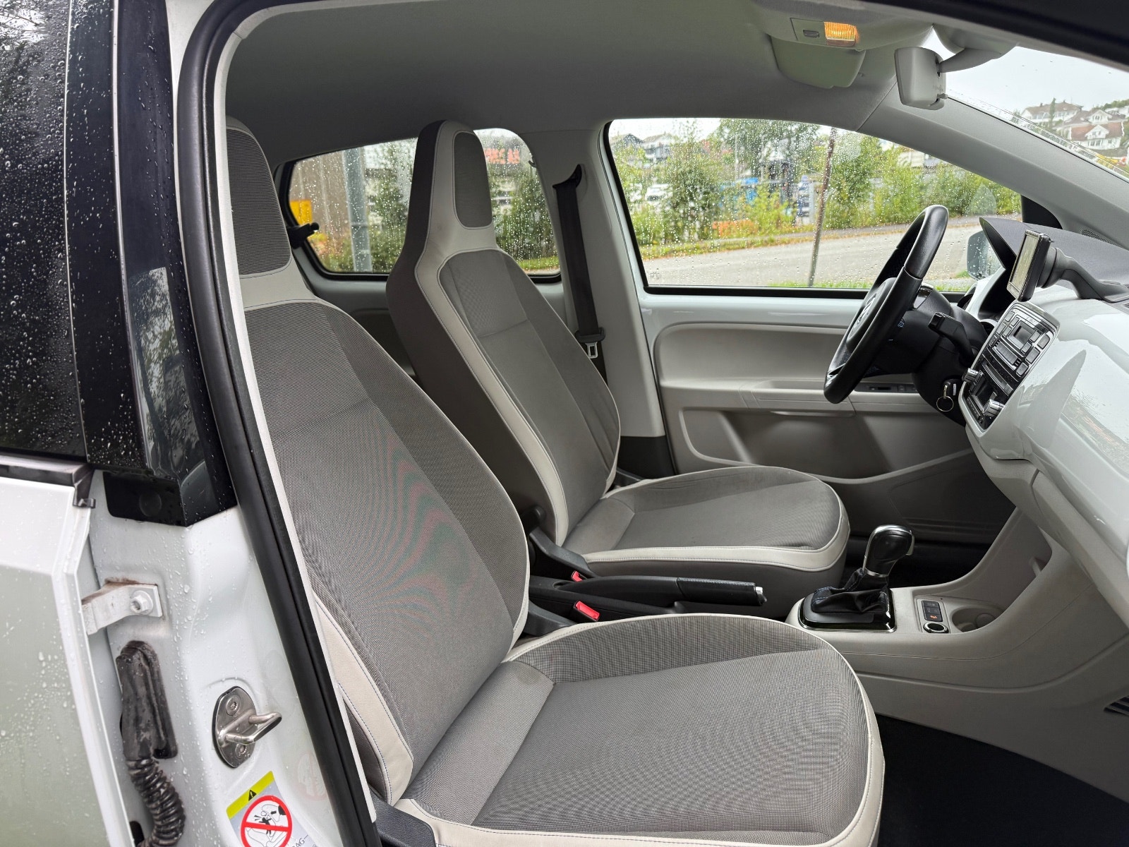 Volkswagen e-up!, 82ps, 2014
