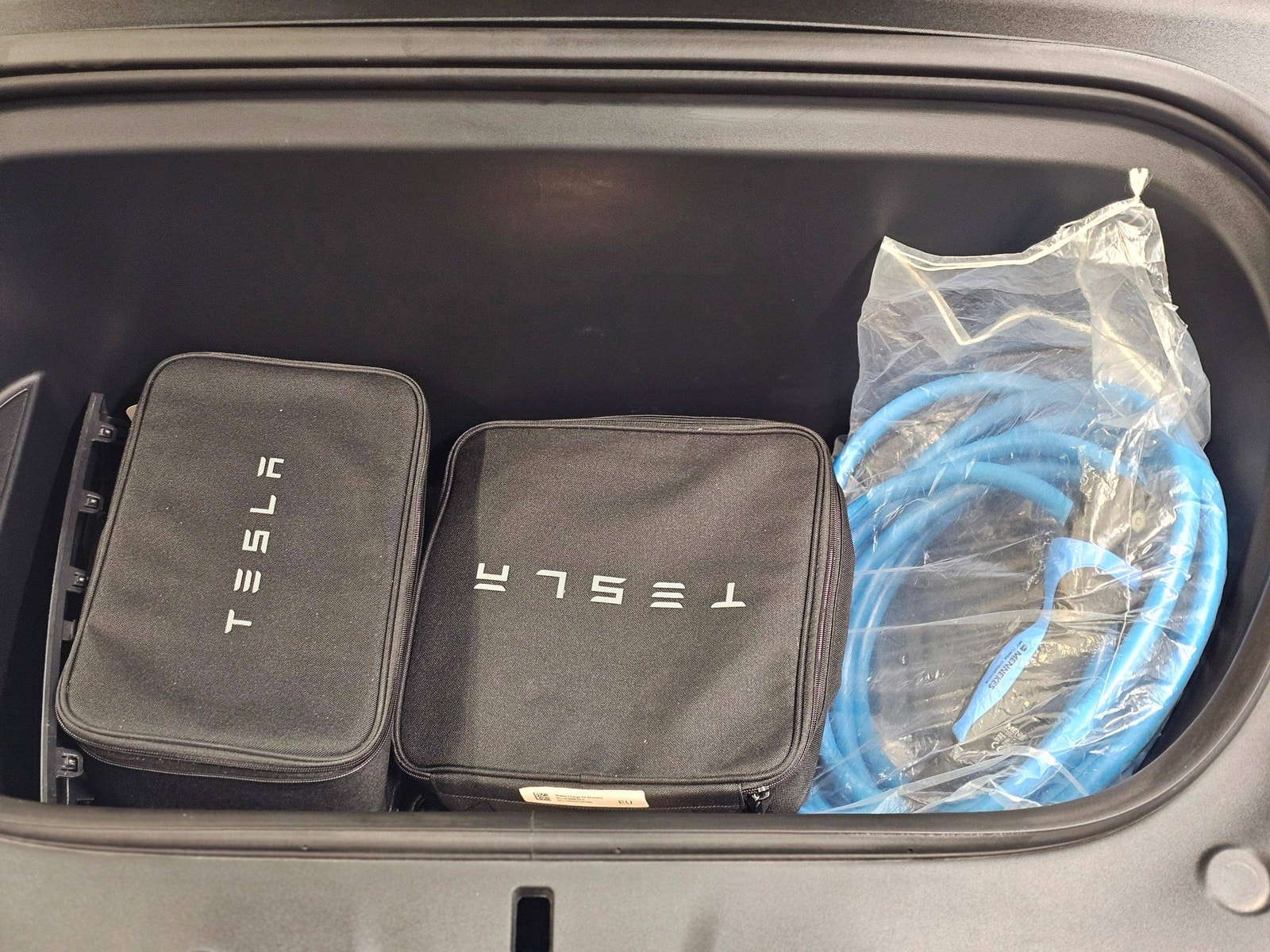 Tesla Model Y Long Range AWD, 514ps, 2024