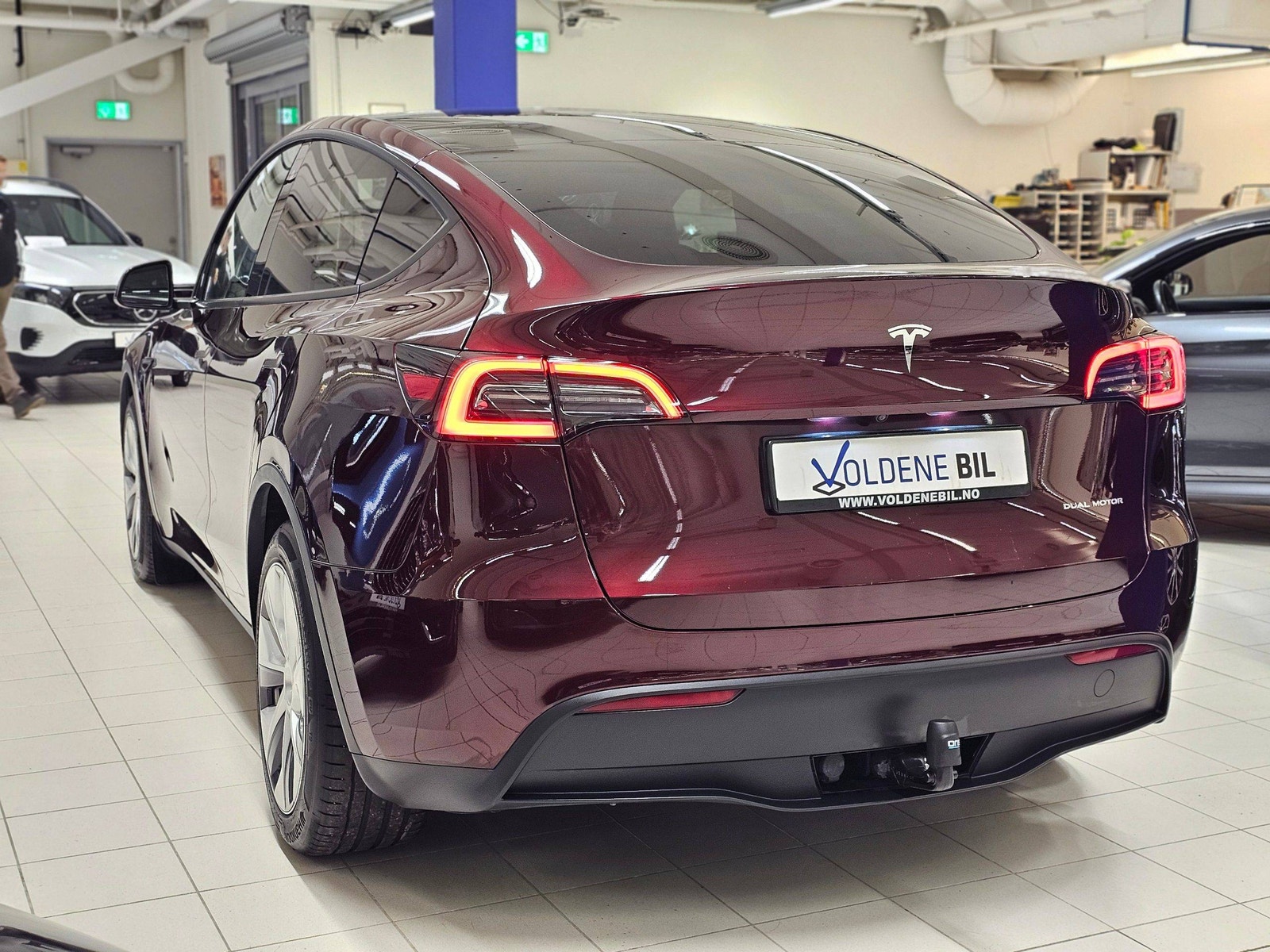 Tesla Model Y Long Range AWD, 514ps, 2024