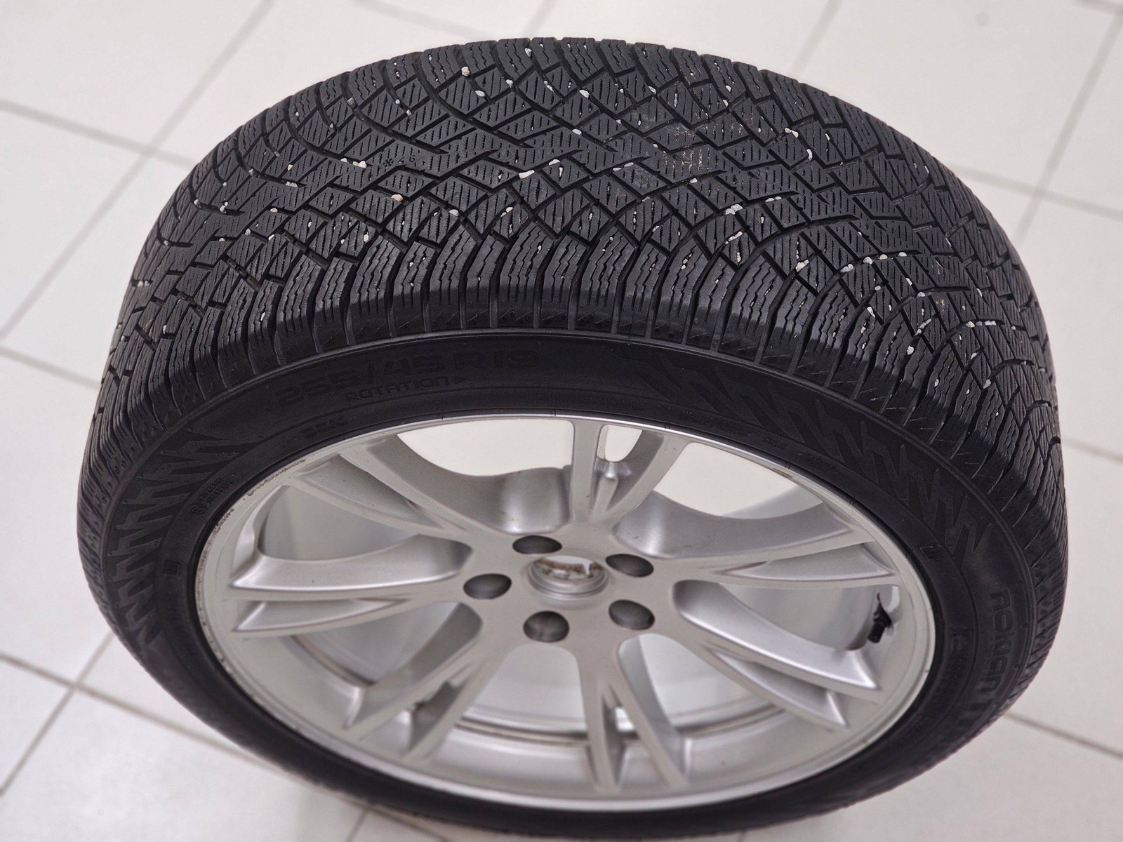 Tesla Model Y Long Range AWD, 514ps, 2024