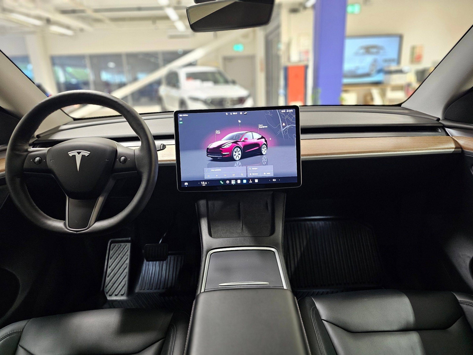 Tesla Model Y Long Range AWD, 514ps, 2024