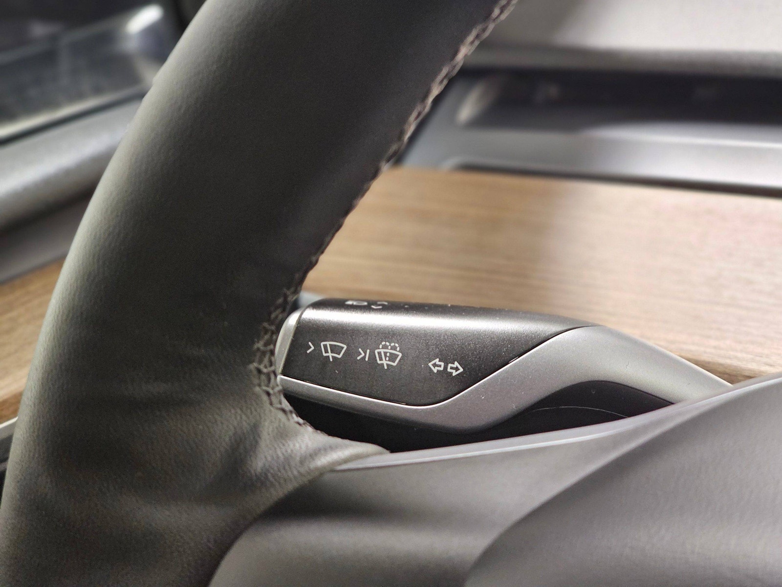 Tesla Model Y Long Range AWD, 514ps, 2024