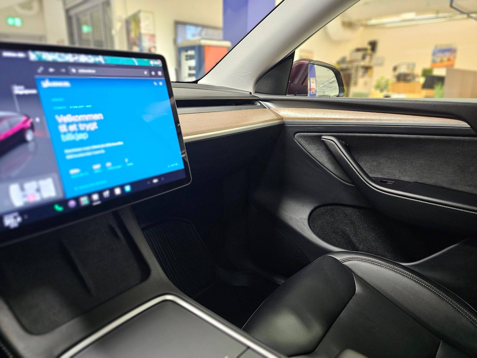 Tesla Model Y Long Range AWD, 514ps, 2024