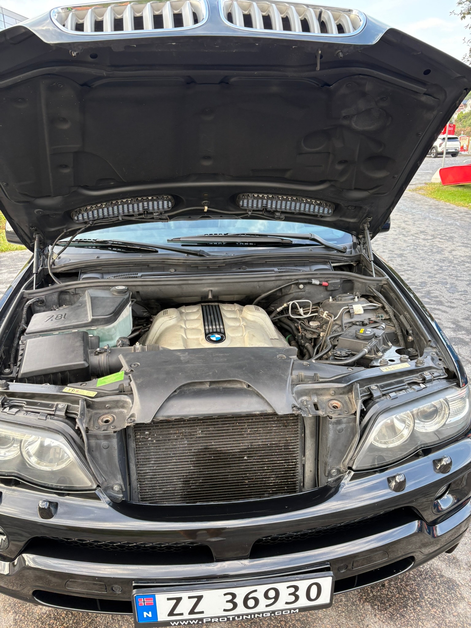 BMW X5 4.8is Automatic, 360hp, 2005