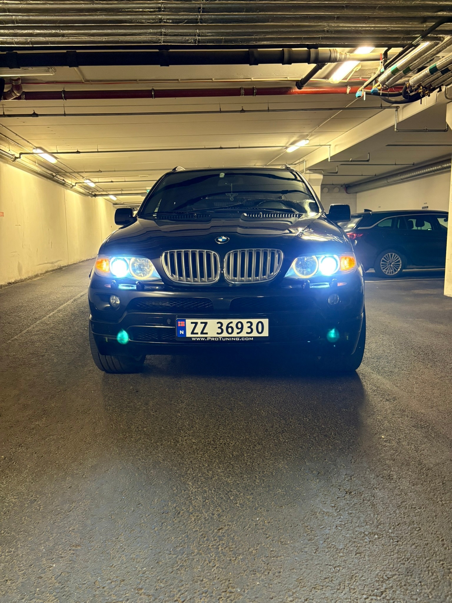 BMW X5 4.8is Automatic, 360hp, 2005