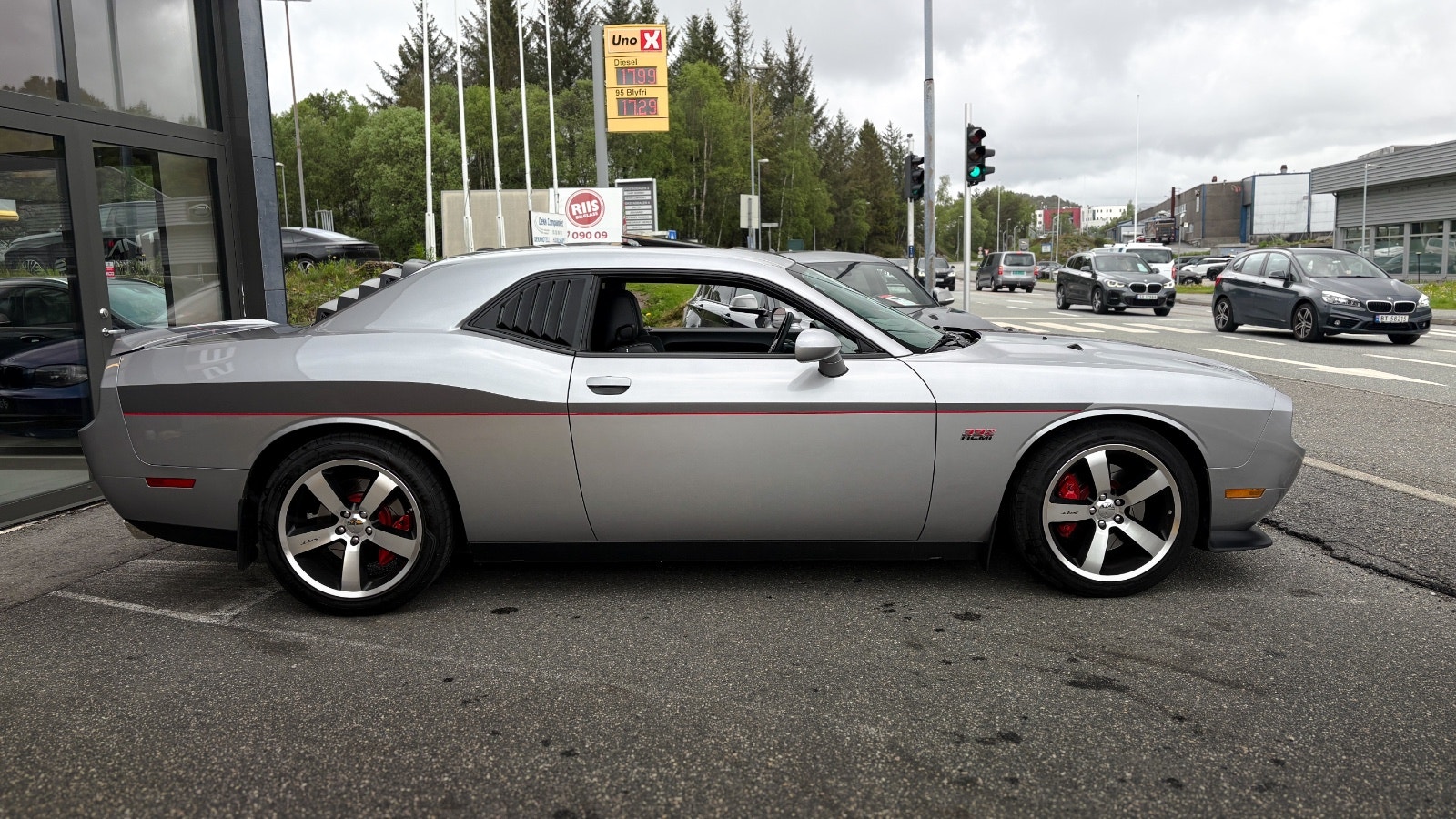 Dodge Challenger 6.4 V8 HEMI Automatic, 476hp, 2011