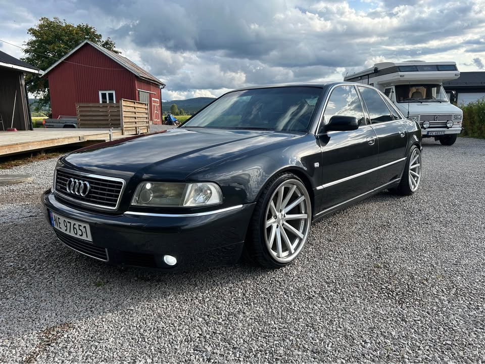 Audi A8 3.3 TDI quattro Automatic, 5-trins, 224ps, 2001