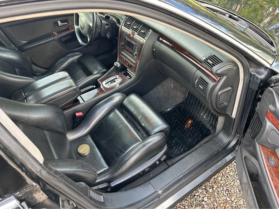 Audi A8 3.3 TDI quattro Automatic, 5-trins, 224ps, 2001