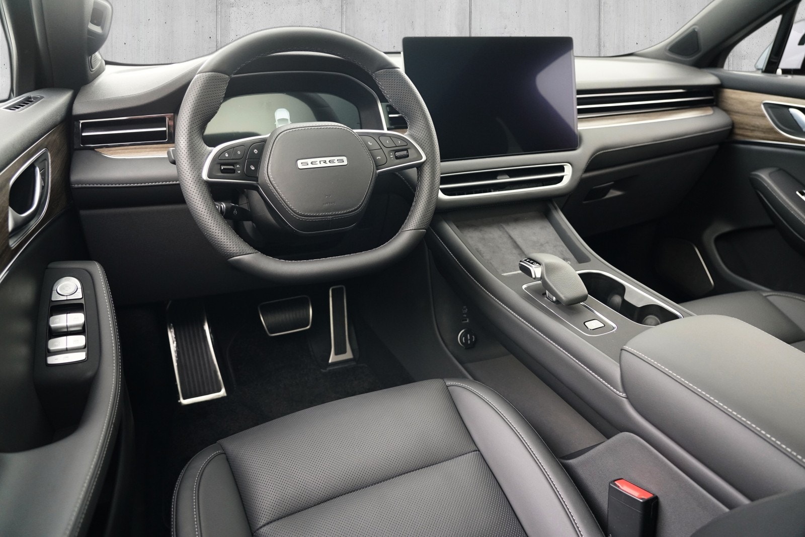 Seres 5 80 kWh AWD, 487ps, 2026