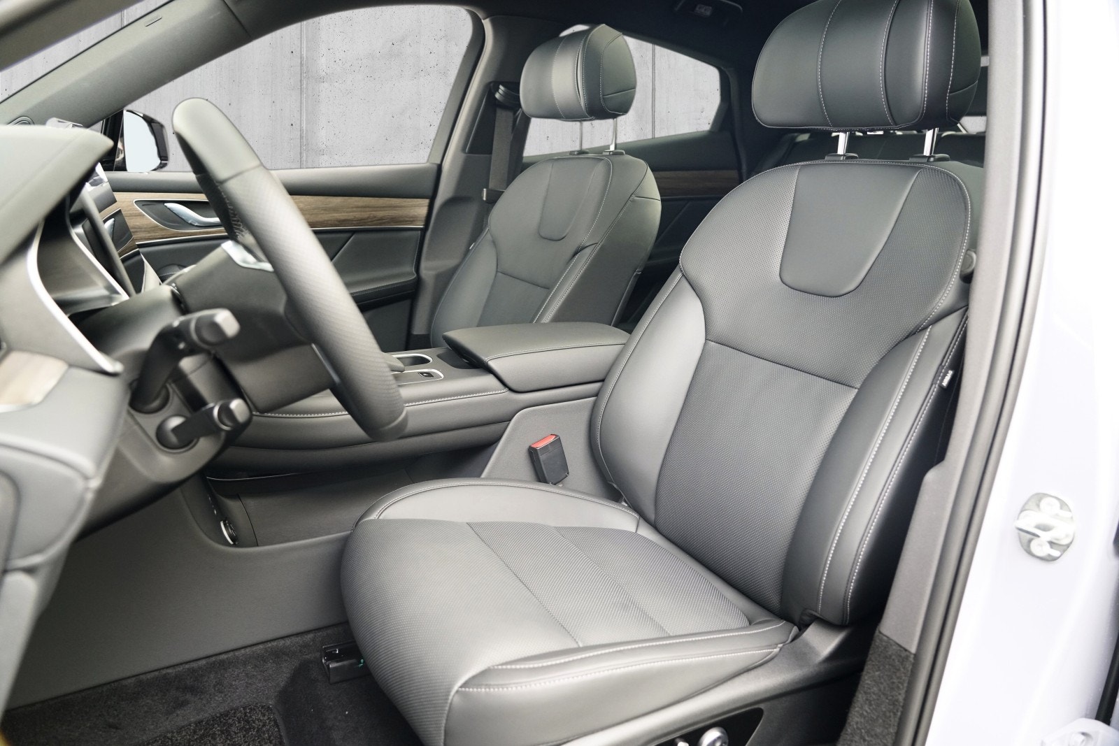 Seres 5 80 kWh AWD, 487ps, 2026
