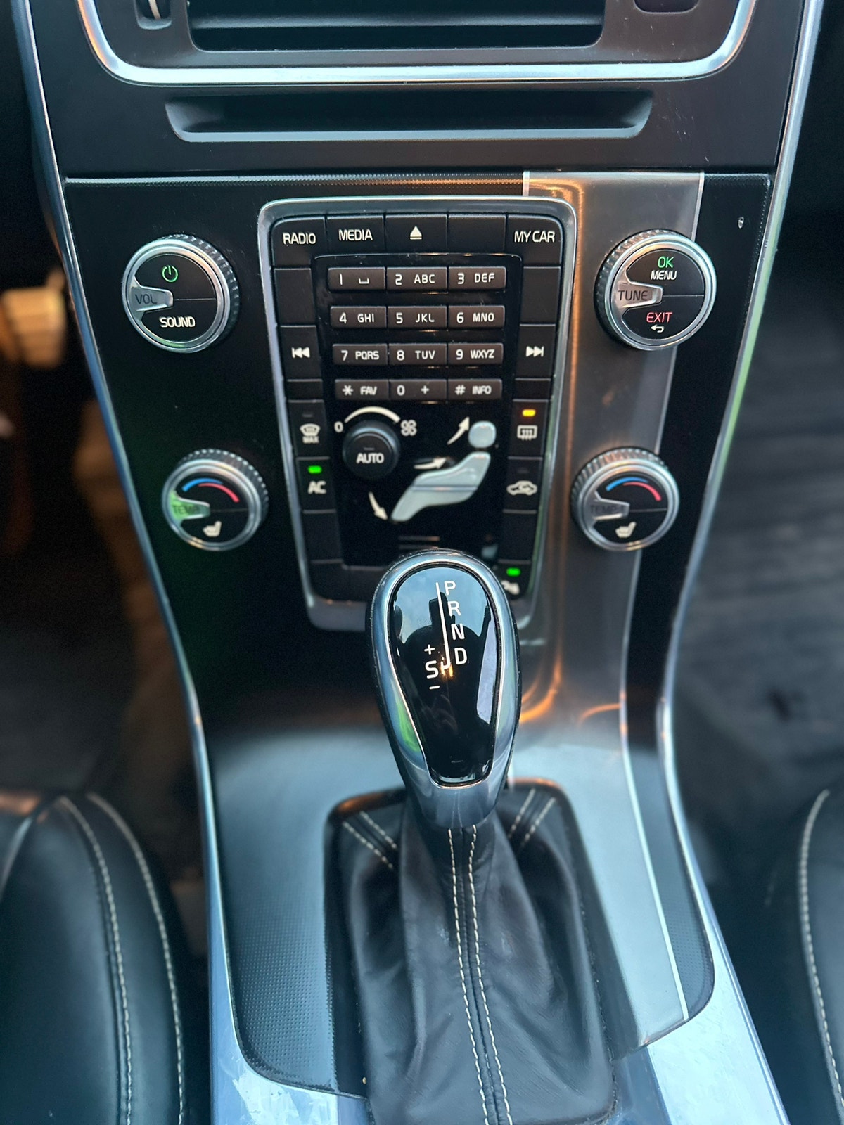 Volvo V60 D2 Powershift, 115hp, 2015