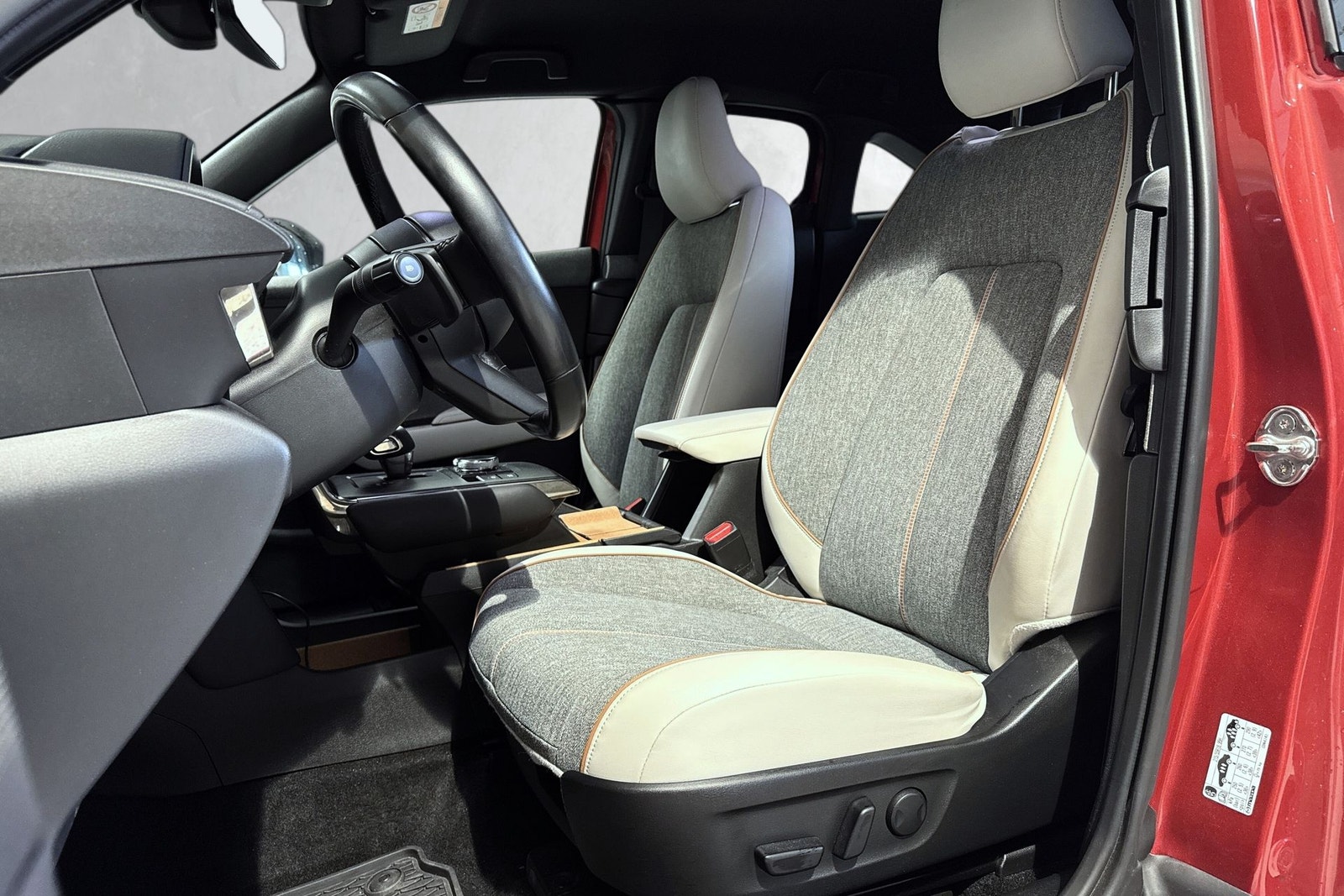 Mazda MX-30 e-Skyactiv EV, 143hp, 2021