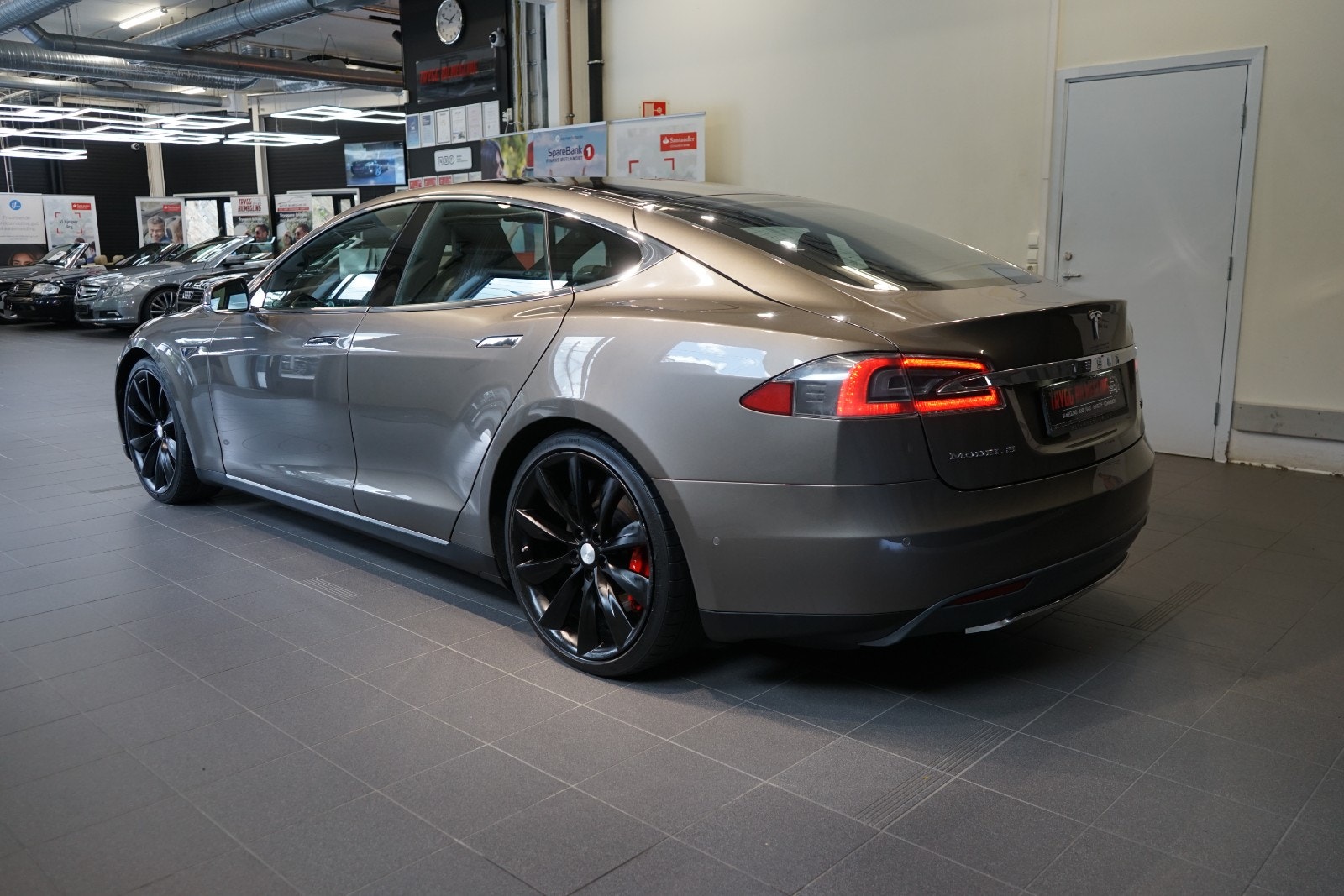 Tesla Model S P90D, 511hp, 2015