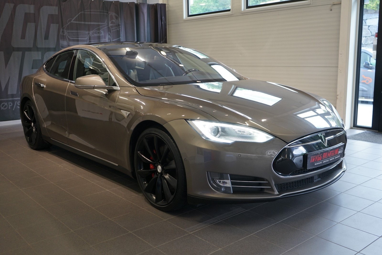 Tesla Model S P90D, 511hp, 2015