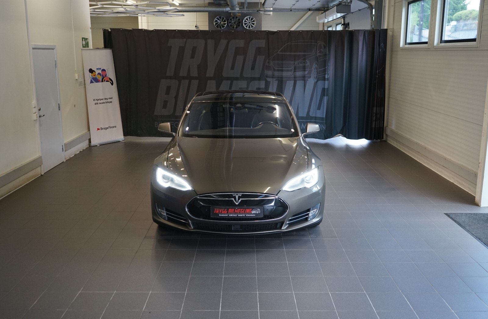 Tesla Model S P90D, 511hp, 2015
