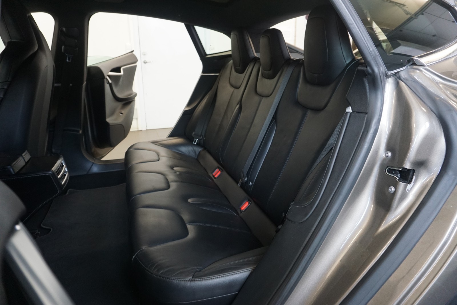 Tesla Model S P90D, 511hp, 2015