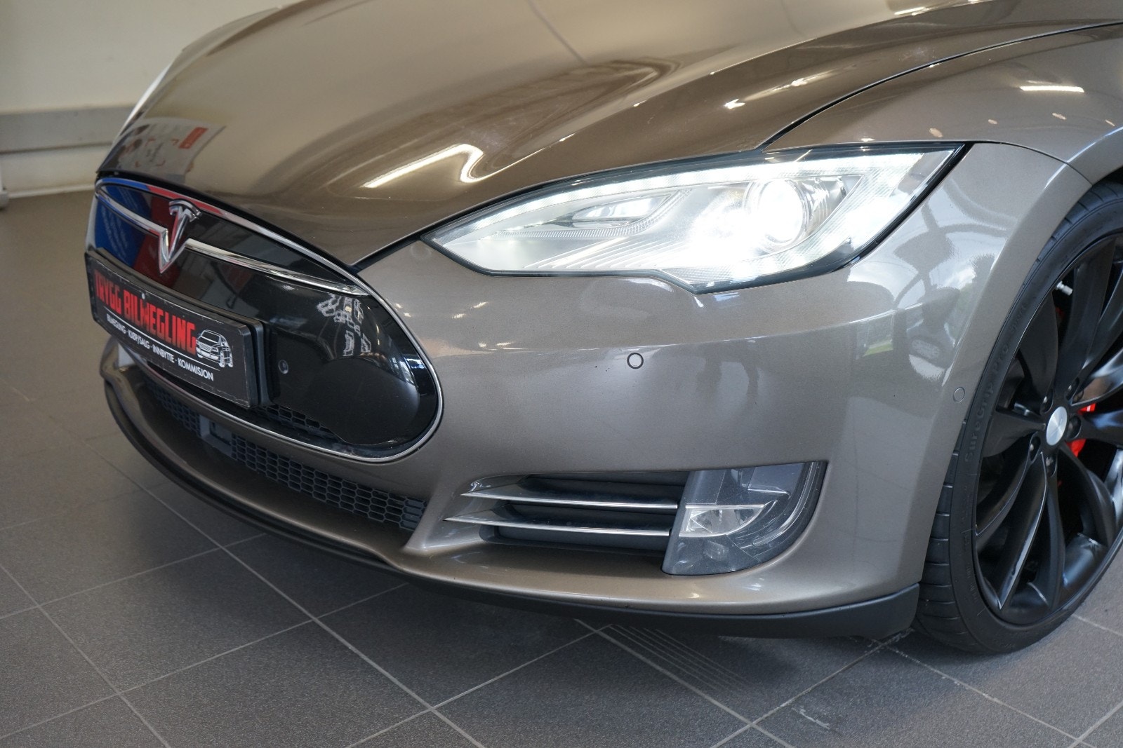 Tesla Model S P90D, 511hp, 2015