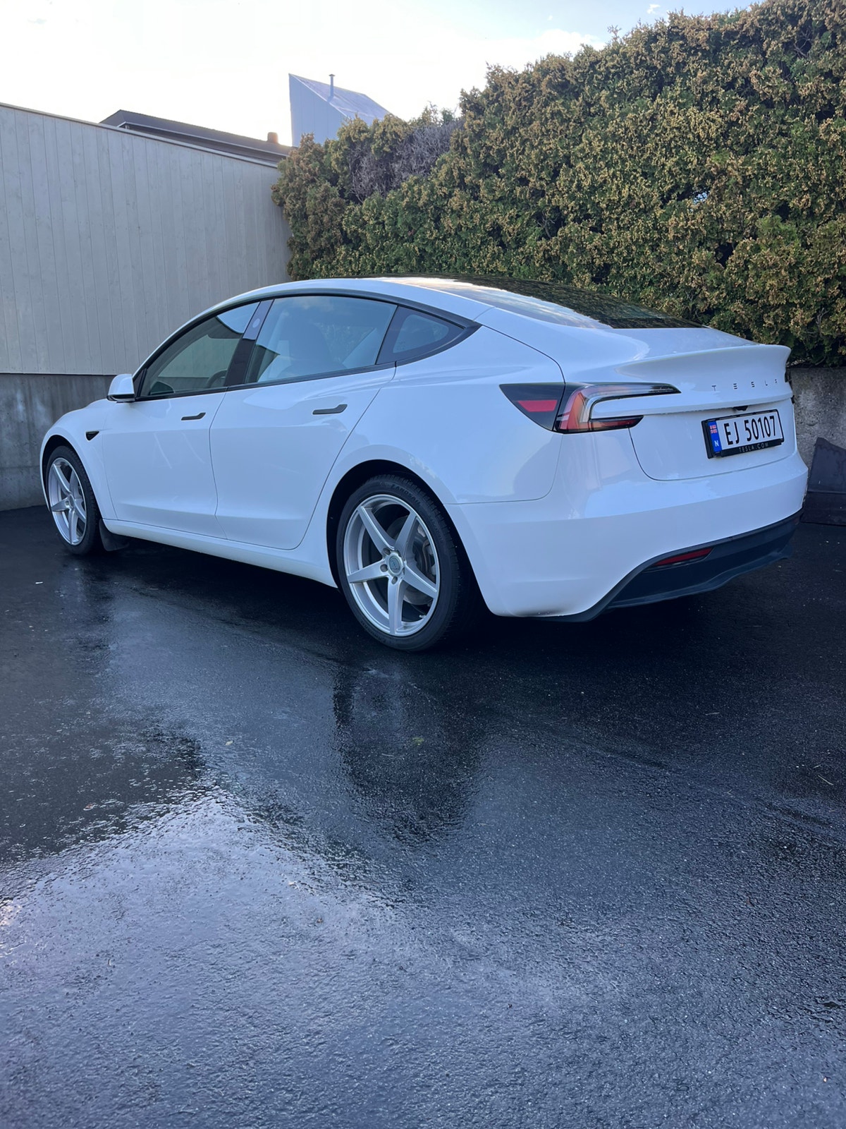 Tesla Model 3 Standard Range, 283hp, 2024