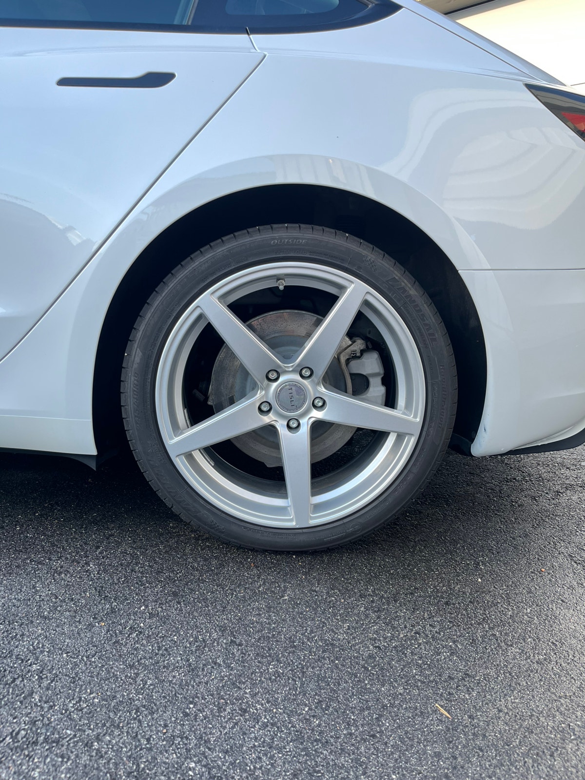 Tesla Model 3 Standard Range, 283hp, 2024