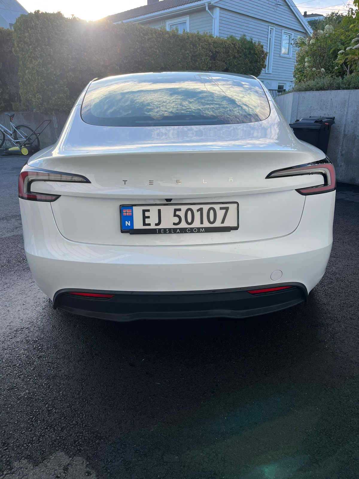Tesla Model 3 Standard Range, 283hp, 2024