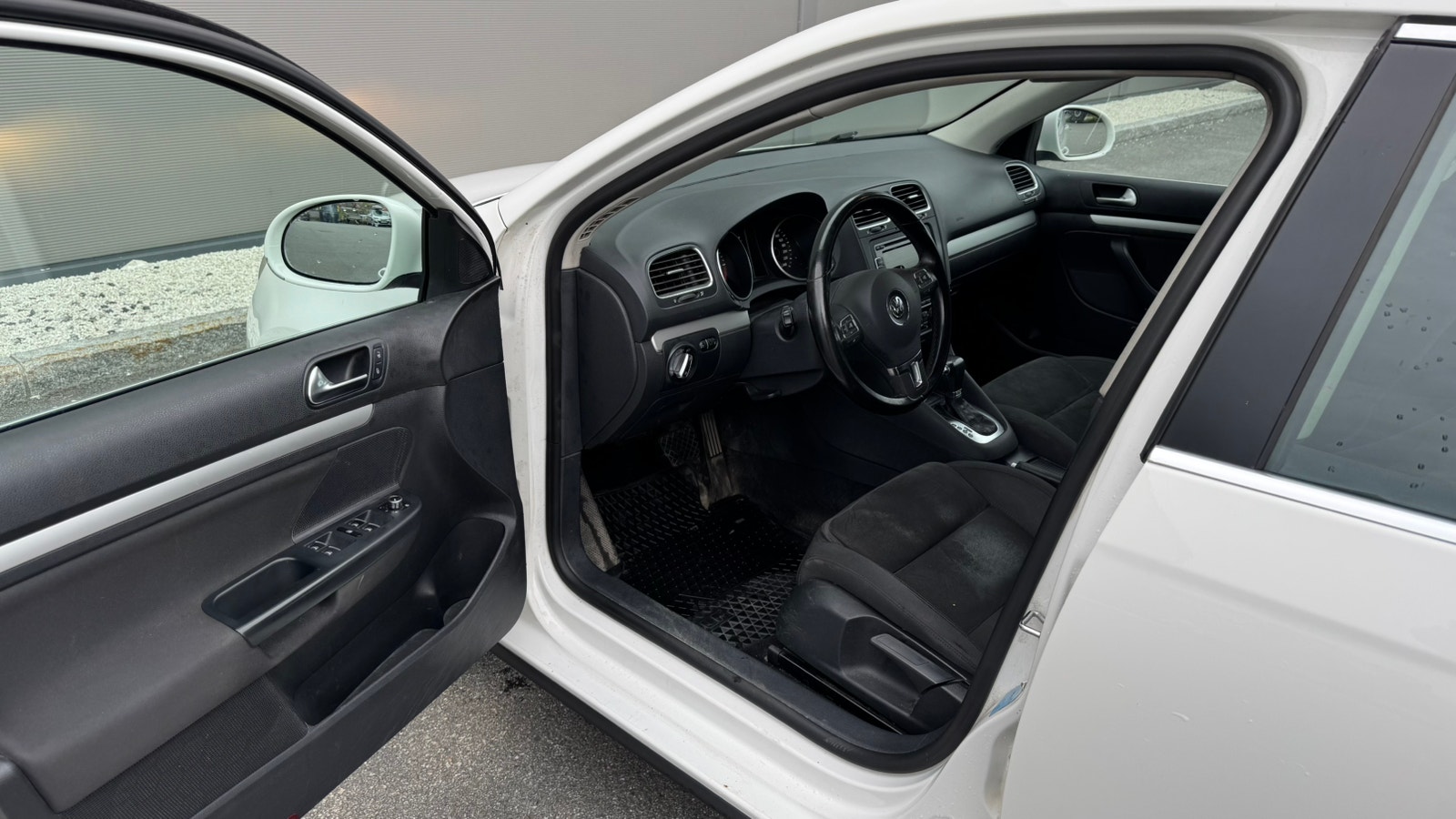 Volkswagen Golf Variant 1.6 TDI DPF DSG Sequential, 7-trins, 105ps, 2010