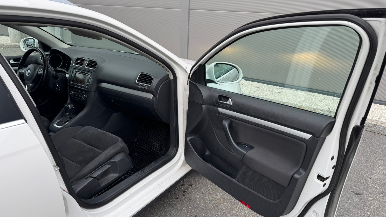 Volkswagen Golf Variant 1.6 TDI DPF DSG Sequential, 7-trins, 105ps, 2010