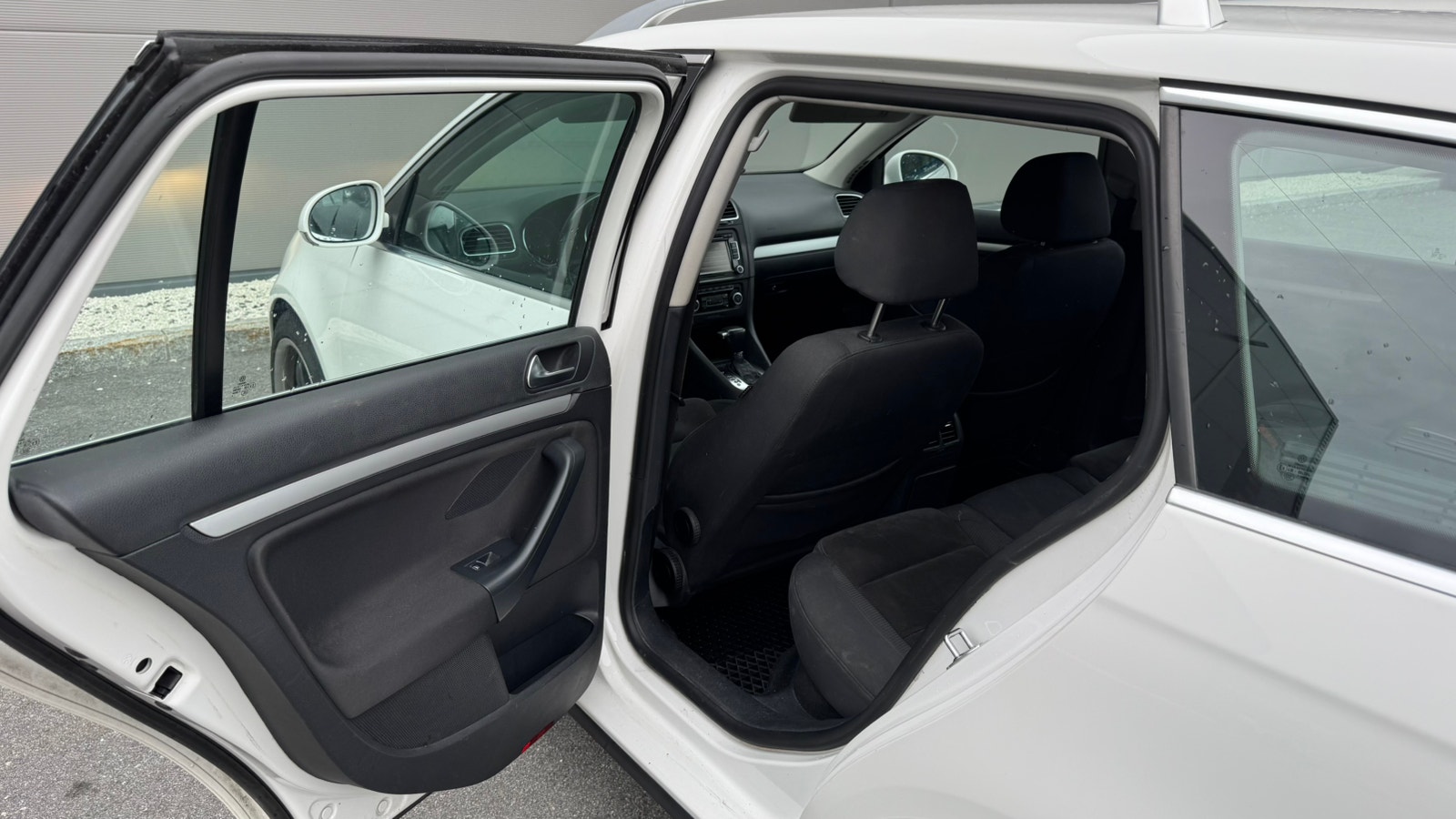 Volkswagen Golf Variant 1.6 TDI DPF DSG Sequential, 7-trins, 105ps, 2010