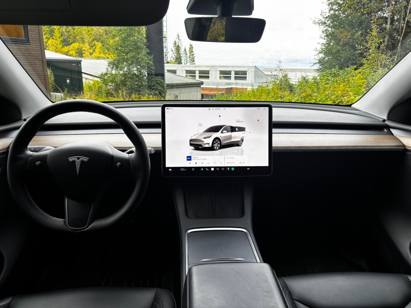 Tesla Model Y Long Range AWD, 514ps, 2024