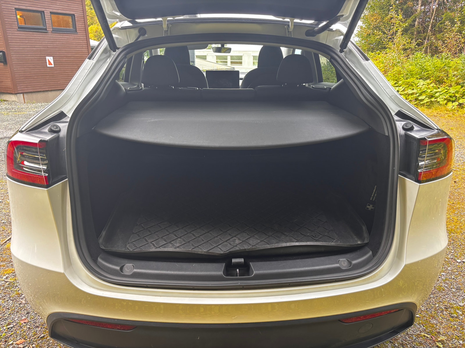 Tesla Model Y Long Range AWD, 514ps, 2024
