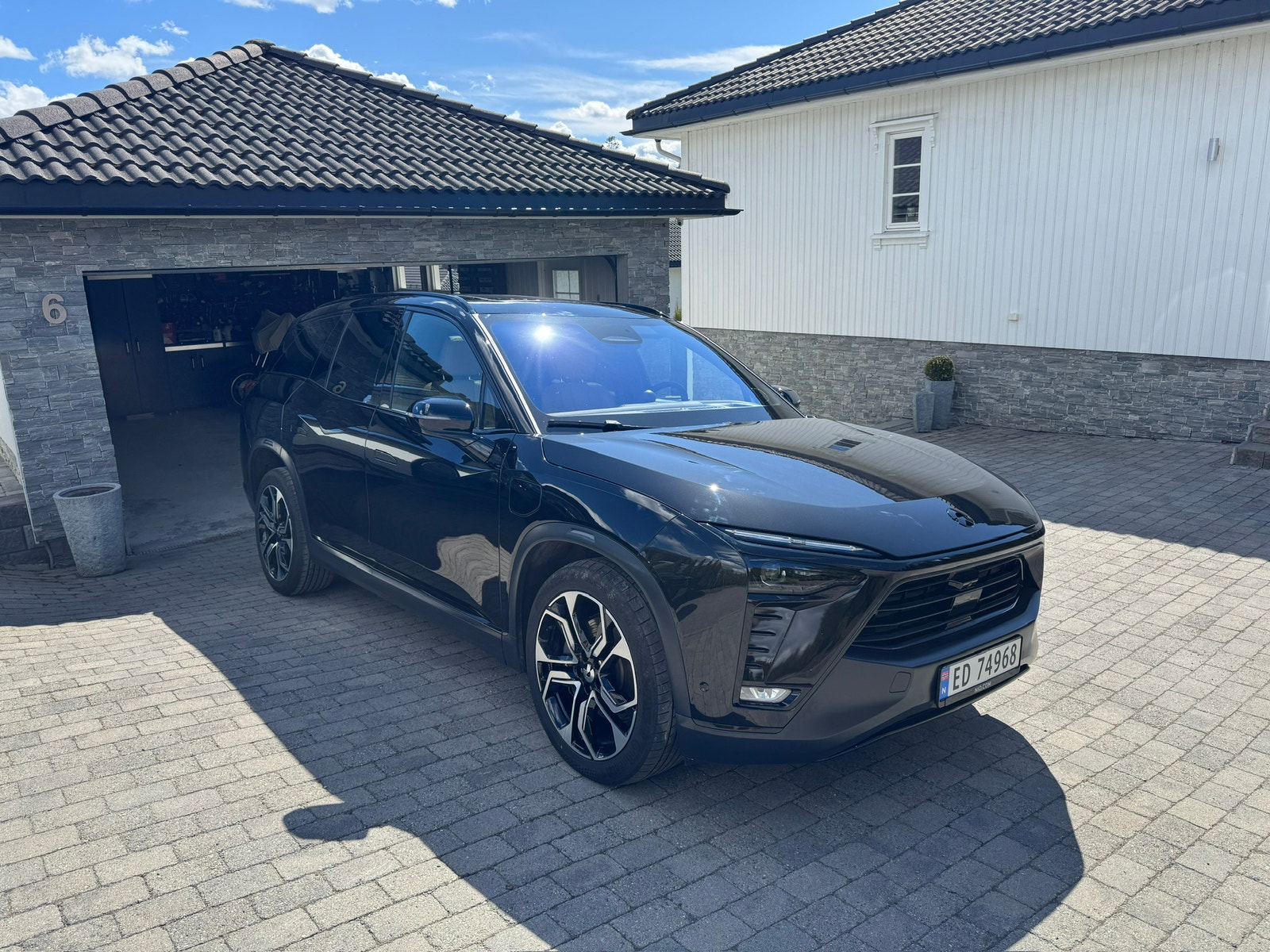 NIO ES8 Long Range, 544hp, 2021