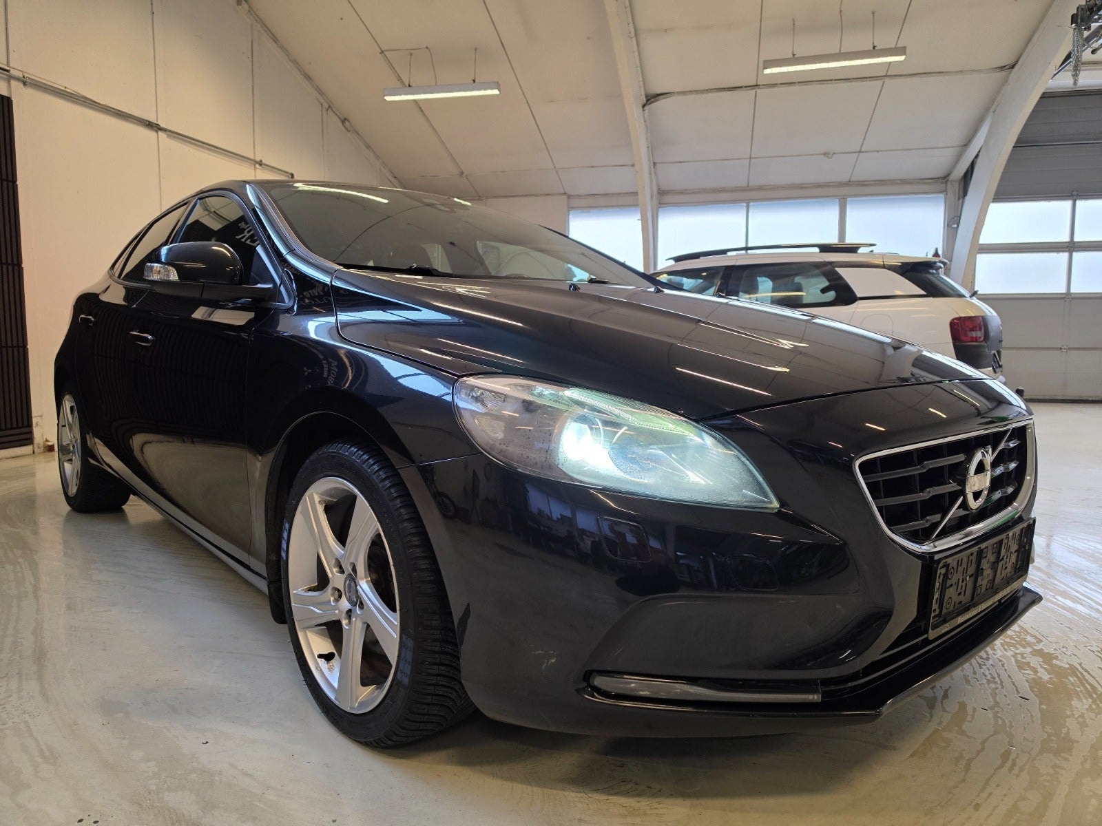 Volvo V40 T2 Manual, 120hp, 2014