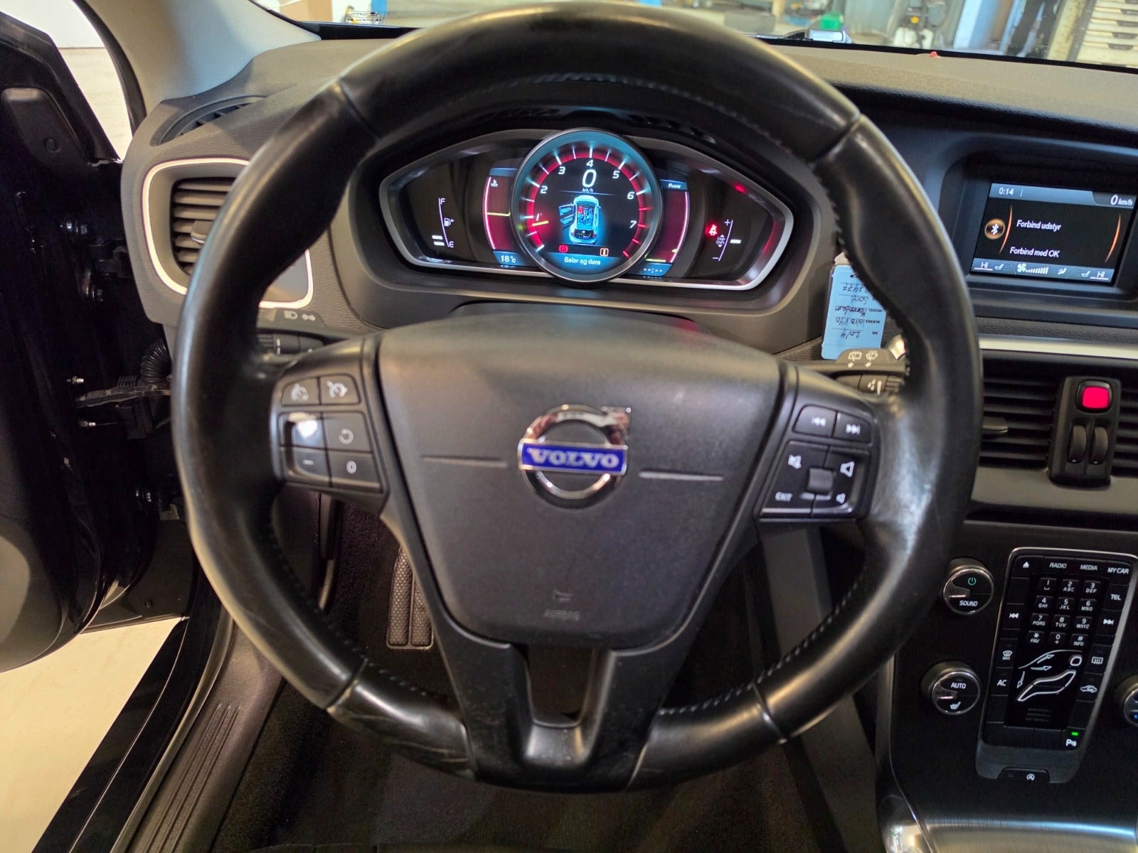 Volvo V40 T2 Manual, 120hp, 2014