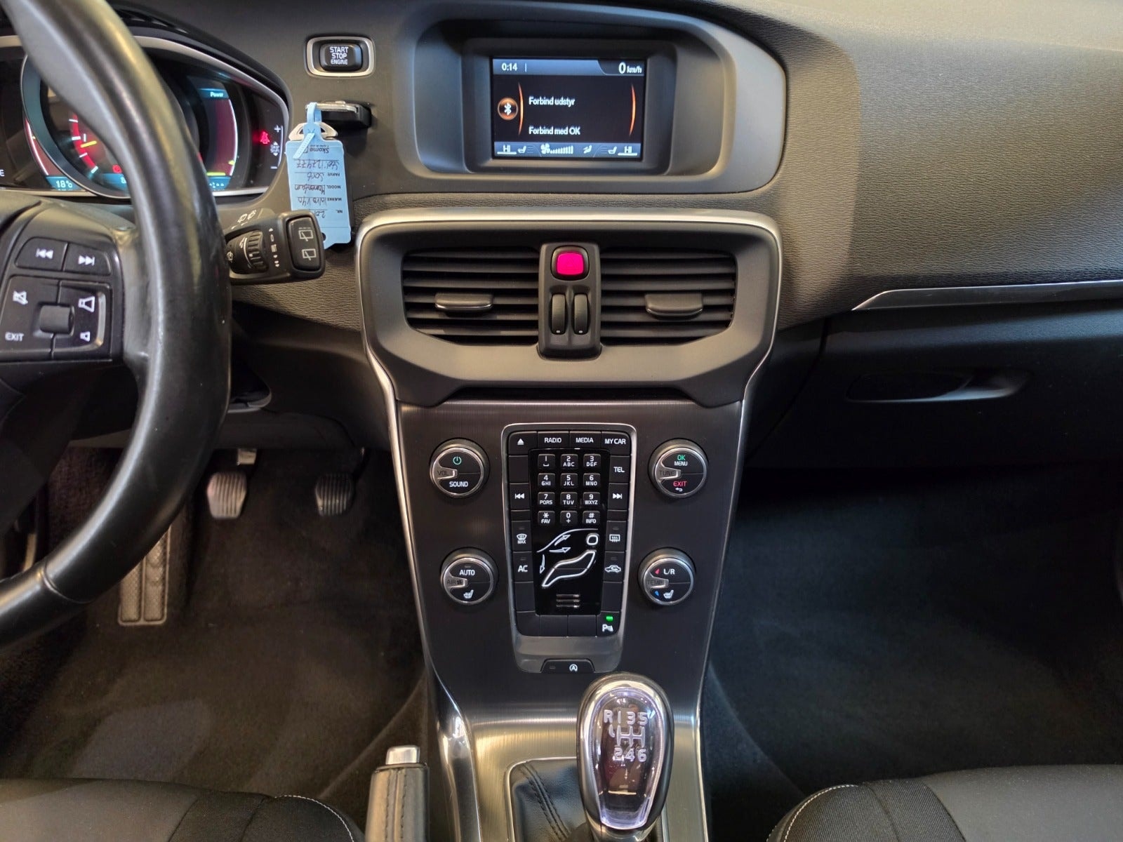 Volvo V40 T2 Manual, 120hp, 2014