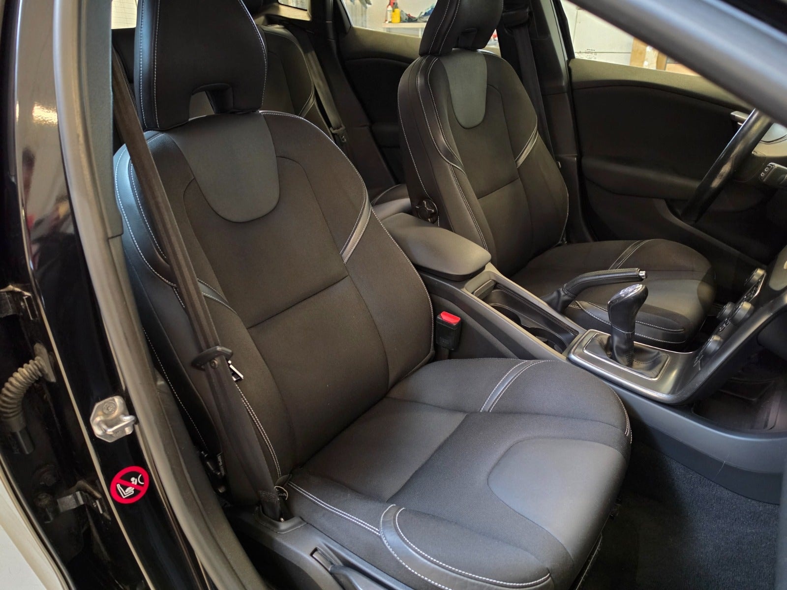 Volvo V40 T2 Manual, 120hp, 2014