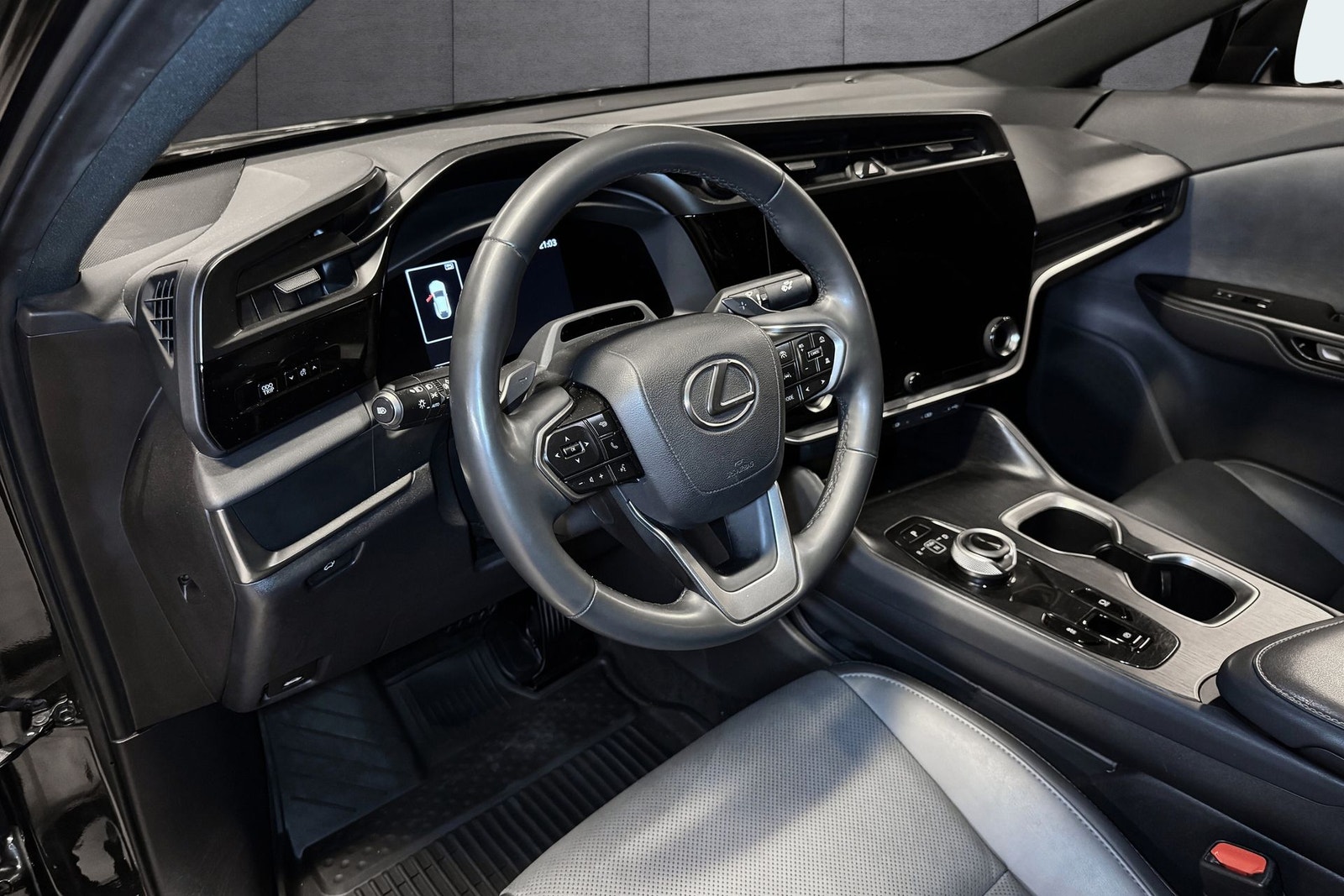 Lexus RZ 450e, 313ps, 2023