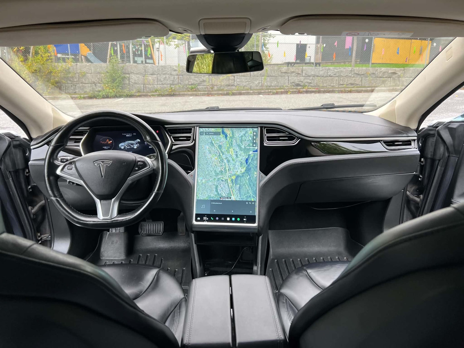 Tesla Model S 85D, 423ps, 2015