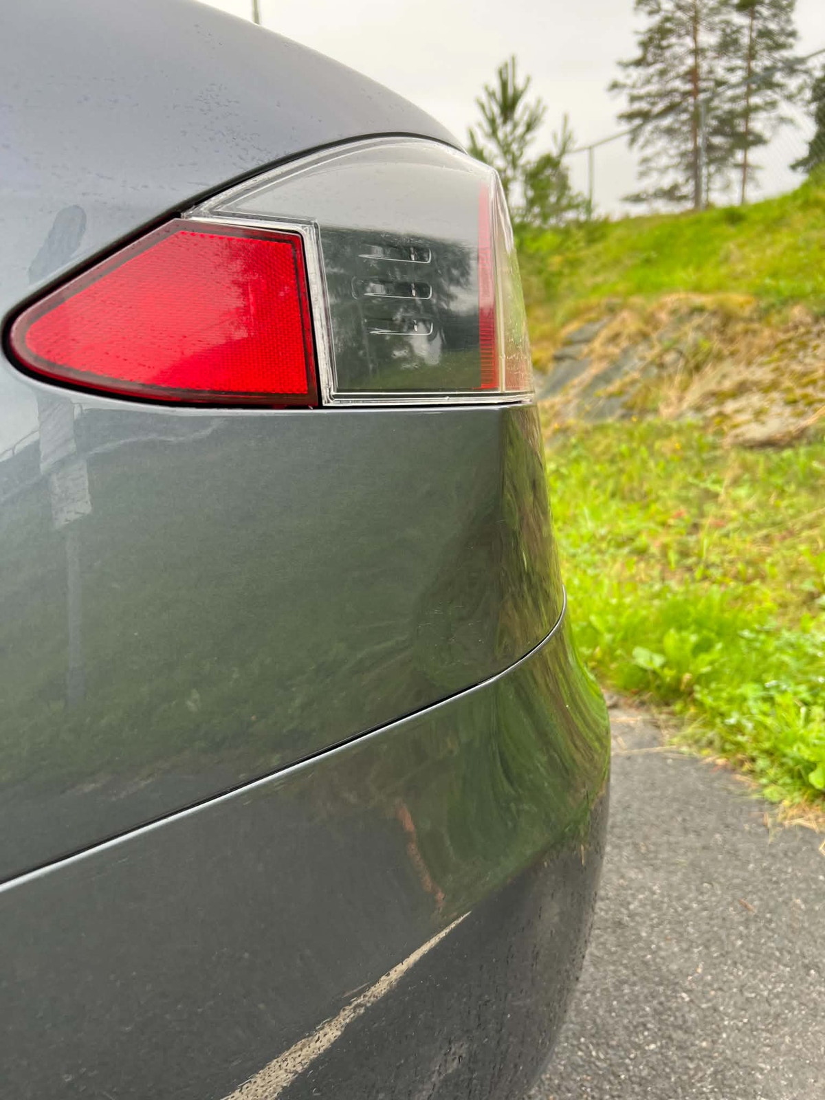 Tesla Model S 85D, 423ps, 2015