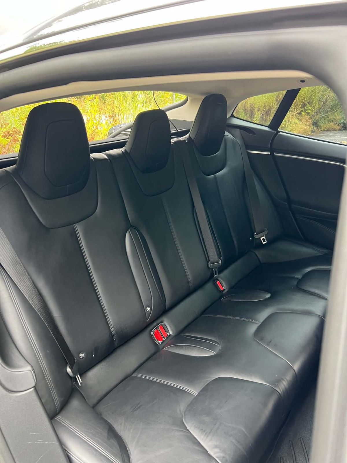 Tesla Model S 85D, 423ps, 2015