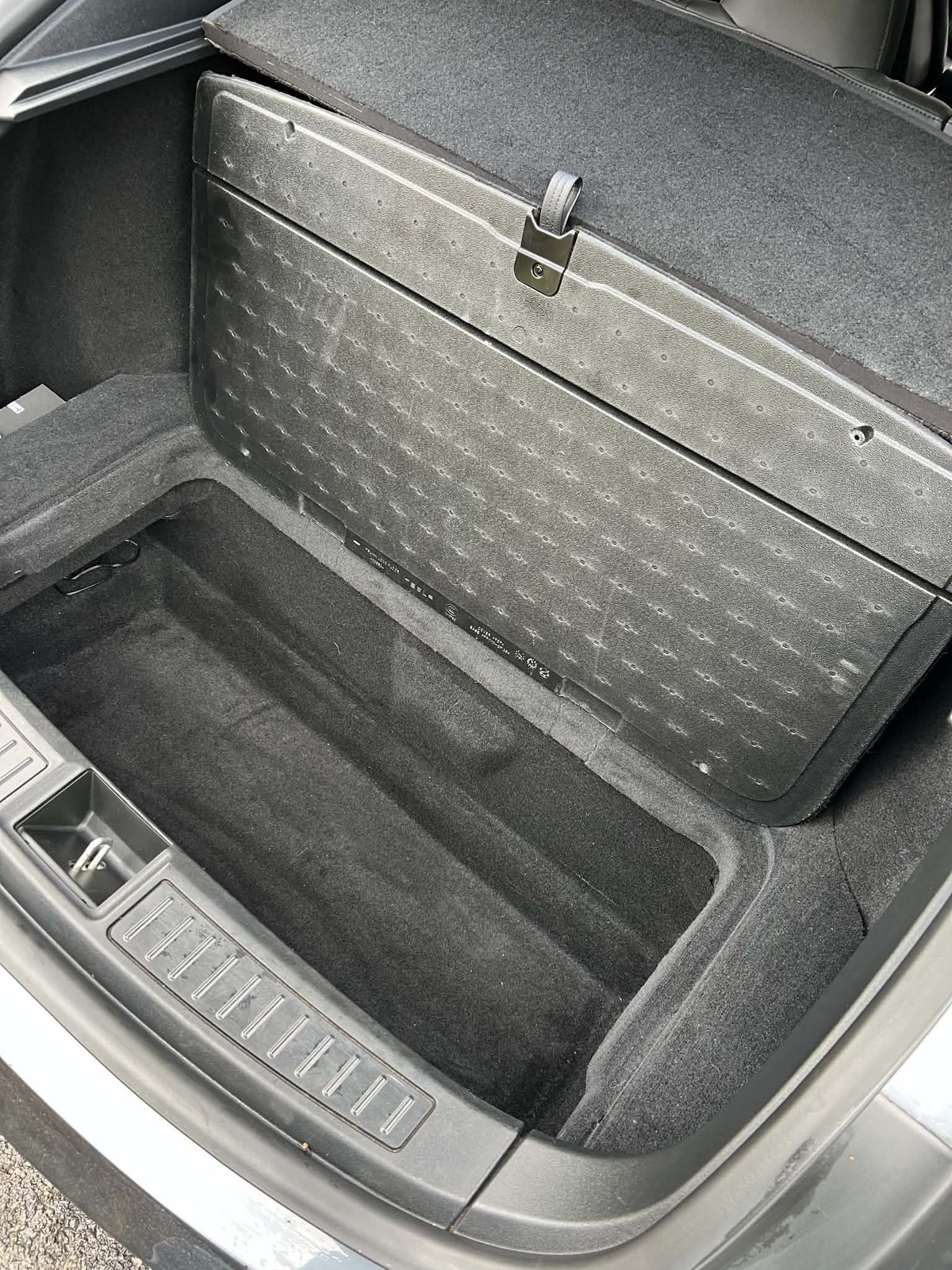 Tesla Model S 85D, 423ps, 2015