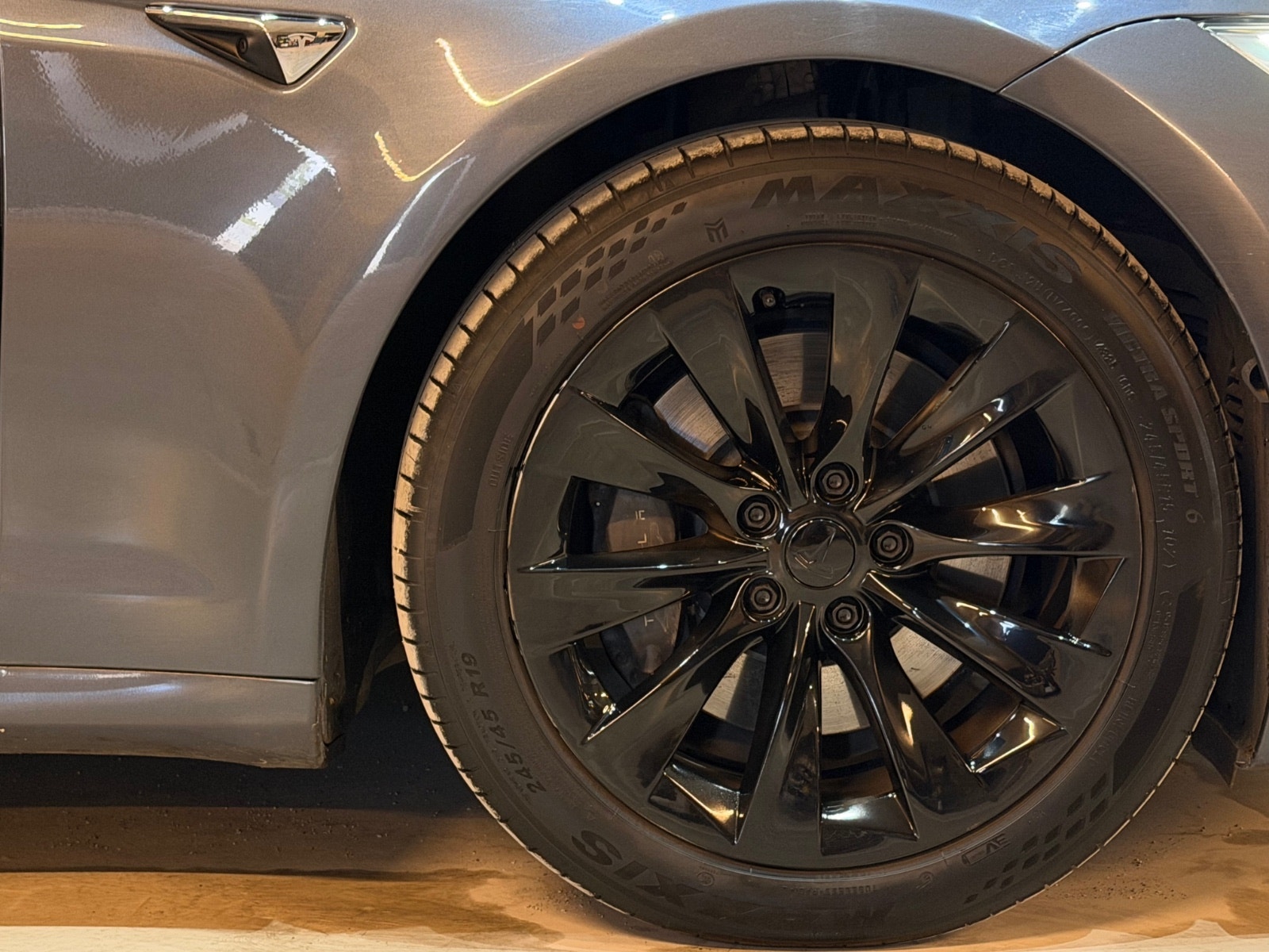 Tesla Model S 75D, 525hp, 2018
