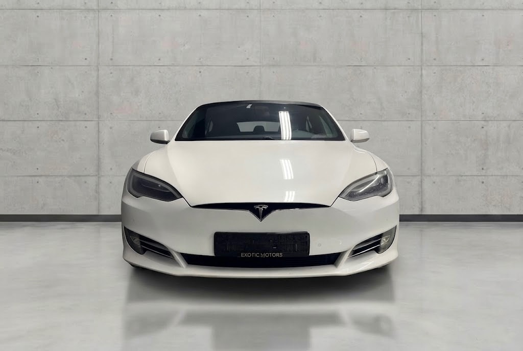 Tesla Model S 90D, 423ps, 2017