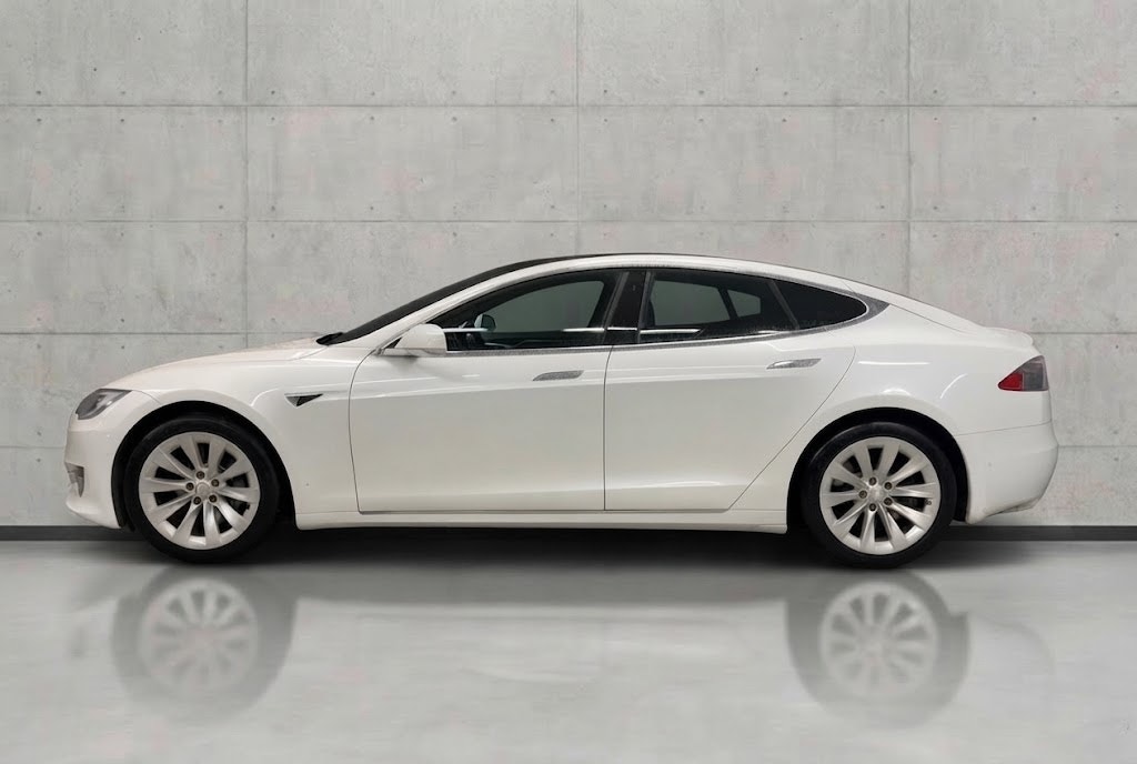 Tesla Model S 90D, 423ps, 2017
